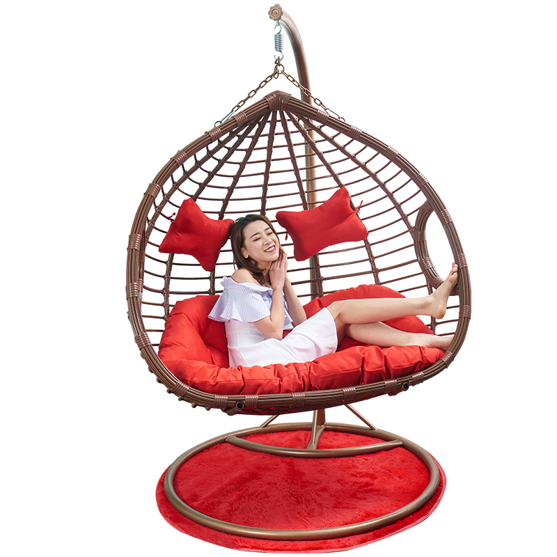 Hanging egg chair with seat cushion