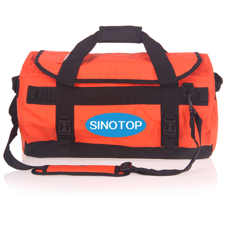 Sports holdall with end pocket